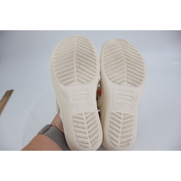 Crocs Girls Sanrah Embelished Sandal Size 4 White Thong Low Wedge Gold Hammered - Picture 10 of 12